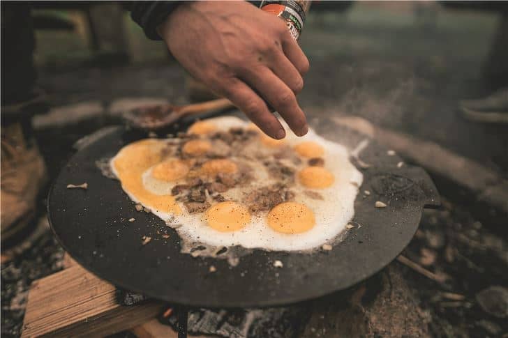 Robens Bighorn 3 Legged Cast iron Pan By Robens outdoors